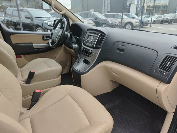 2021 Hyundai H-1 II Рестайлинг 2, чёрный, 3240000 рублей - вид 10