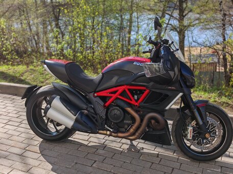 2012 Ducati Diavel Carbon, красный, 785000 рублей, вид 1