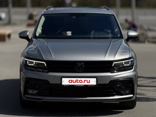 2018 Volkswagen Tiguan II, серебристый, 3090000 рублей, вид 4