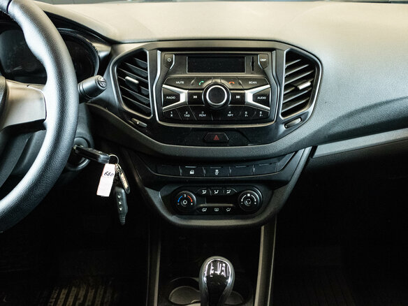 2015 Lada (ВАЗ) Vesta I, чёрный, 670000 рублей - вид 6