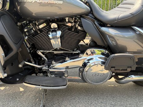 2022 Harley-Davidson Road Glide Limited, серый, 2359000 рублей, вид 3