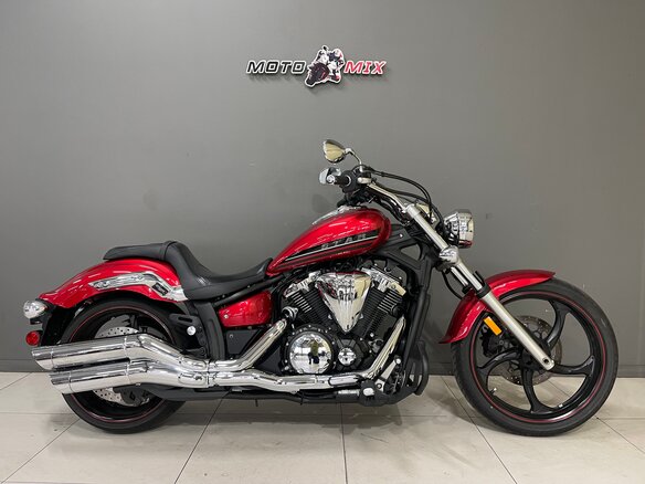 2014 Yamaha XVS1300, красный, 1030000 рублей