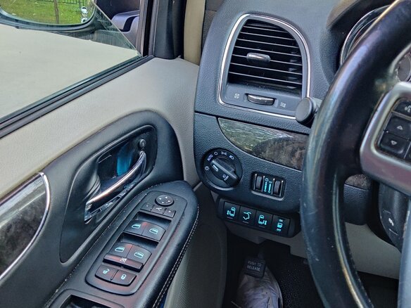 2008 Chrysler Voyager Grand V, чёрный, 2000000 рублей - вид 12