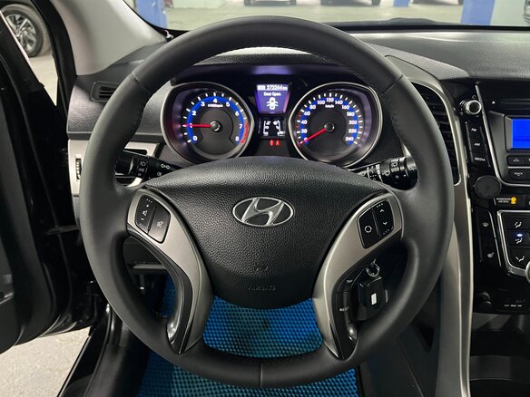 2012 Hyundai i30 II, чёрный, 640000 рублей - вид 12