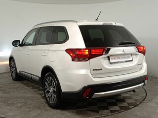 2016 Mitsubishi Outlander III Рестайлинг 2, белый, 1760000 рублей, вид 5
