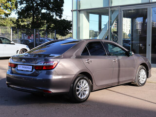 2015 Toyota Camry VII (XV50) Рестайлинг, серый, 1614000 рублей, вид 4