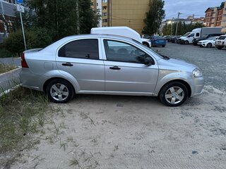 2010 Chevrolet Aveo I Рестайлинг, серебристый, 300000 рублей, вид 2