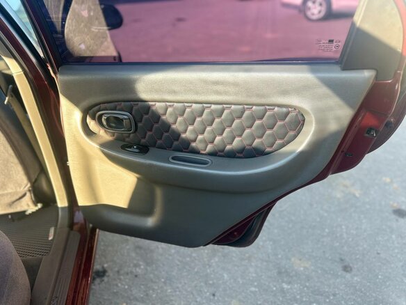 2006 Kia Spectra I Рестайлинг 2, красный, 350000 рублей - вид 8