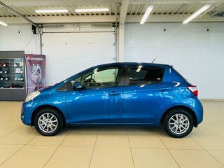 2017 Toyota Vitz III (XP130) Рестайлинг, синий, 1149999 рублей, вид 3