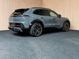 2026 Porsche Cayenne Electric IV, серый, 22000000 рублей, вид 5