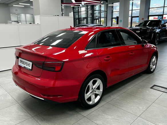 2018 Audi A3 III (8V) Рестайлинг, красный, 1750000 рублей - вид 2