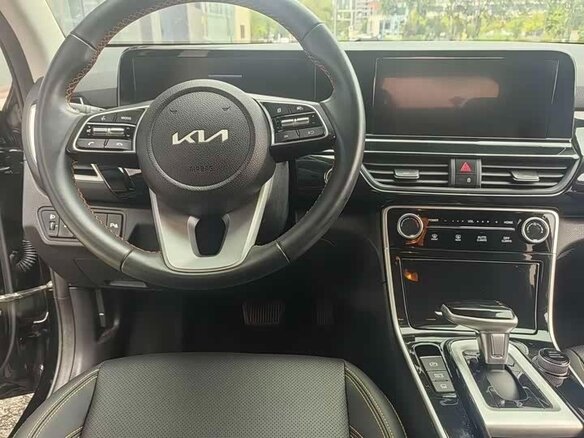 2023 Kia Seltos I Рестайлинг, белый, 1920000 рублей - вид 5