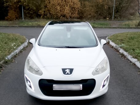 2012 Peugeot 308 I Рестайлинг, белый, 365000 рублей, вид 4