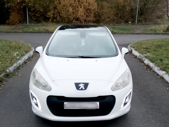 2012 Peugeot 308 I Рестайлинг, белый, 365000 рублей - вид 3