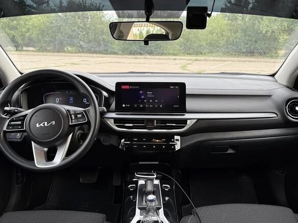 2023 Kia K3 II (China Market) Рестайлинг, белый - вид 6