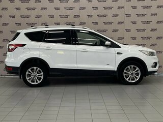 2017 Ford Kuga II Рестайлинг, белый, 1590000 рублей, вид 4