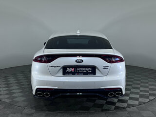 2018 Kia Stinger I, белый, 2390000 рублей, вид 5