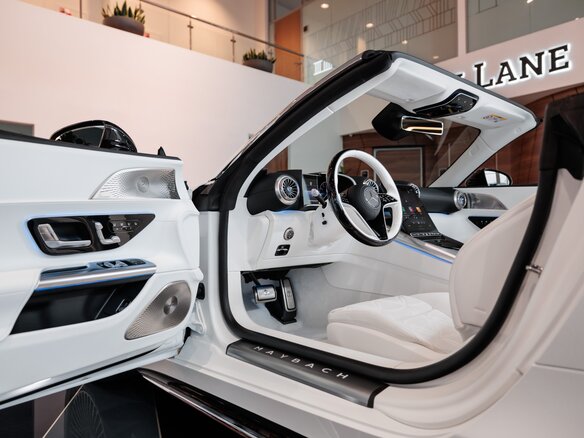 2025 Mercedes-Benz Maybach SL, белый, 33450000 рублей - вид 21