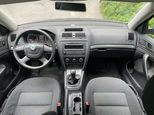 2011 Skoda Octavia II (A5) Рестайлинг, серый, 575000 рублей - вид 16