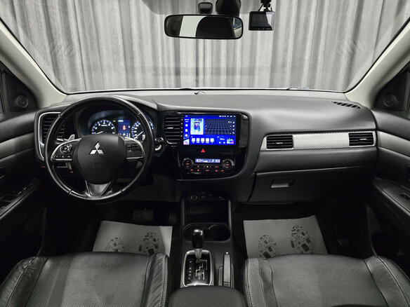 2014 Mitsubishi Outlander III Рестайлинг, белый - вид 12