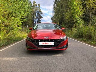 2021 Hyundai Avante VII, красный, 2200000 рублей, вид 2