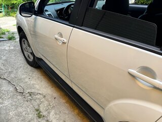2012 Mitsubishi Outlander II Рестайлинг, белый, 1300000 рублей, вид 3