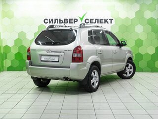 2008 Hyundai Tucson I, серебристый, 680000 рублей, вид 2