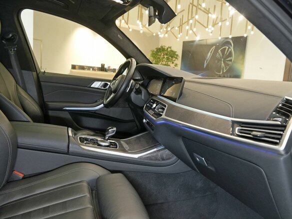 2021 BMW X7 40i I (G07), чёрный - вид 16