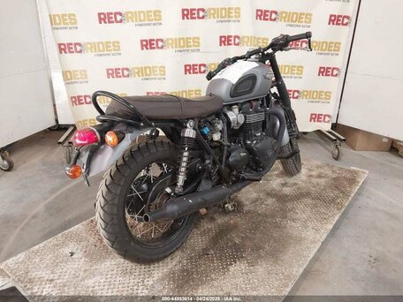 2016 Triumph Bonneville T120, чёрный, 548784 рублей, вид 3