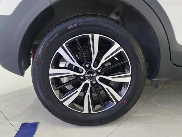 2022 Kia KX1, белый, 1035000 рублей - вид 4