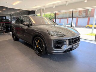 2025 Porsche Cayenne Turbo GT Coupé III Рестайлинг, серый, 34490000 рублей, вид 4