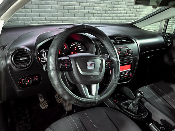 2012 SEAT Leon II Рестайлинг, белый, 830000 рублей - вид 12
