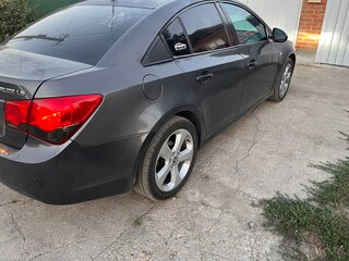 2011 Chevrolet Cruze I, серый, 490000 рублей, вид 2