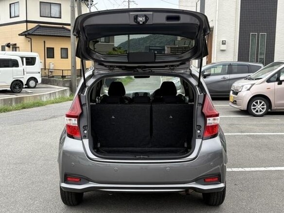 2020 Nissan Note II Рестайлинг, серый, 760000 рублей - вид 17