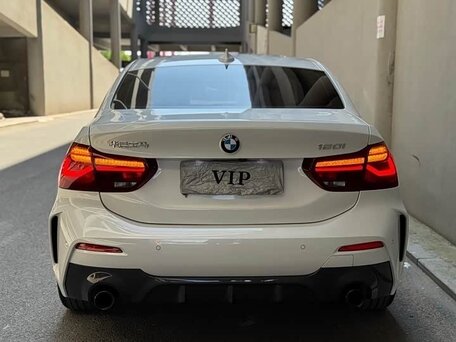 2023 BMW 1 серии 120i III (F52) Рестайлинг, белый, 1770000 рублей, вид 4