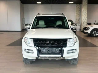 2017 Mitsubishi Pajero IV Рестайлинг 2, белый, 3900000 рублей, вид 2
