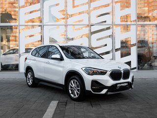 2020 BMW X1 18d xDrive II (F48) Рестайлинг, белый, 2835000 рублей, вид 1