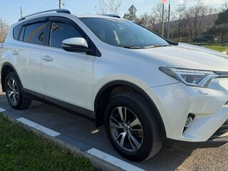 2017 Toyota RAV4 IV (XA40) Рестайлинг, белый, 2100000 рублей, вид 2