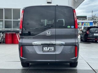 2015 Honda Stepwgn V, серый, 1500000 рублей, вид 5