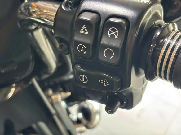 2016 Harley-Davidson Street Glide Special, чёрный, 1870000 рублей - вид 8