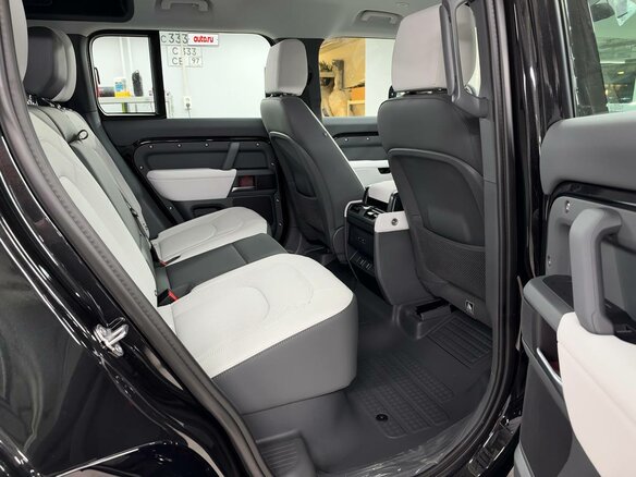2025 Land Rover Defender 110 II, чёрный, 14500000 рублей - вид 8