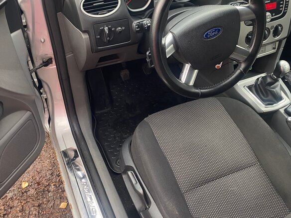 2011 Ford Focus II Рестайлинг, серый, 400000 рублей - вид 13