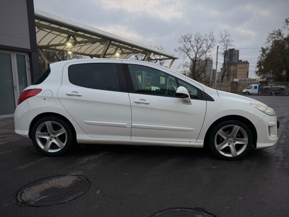 2008 Peugeot 308 I, белый, 449000 рублей - вид 3