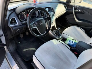 2012 Opel Astra J Рестайлинг, серебристый, 550000 рублей, вид 5