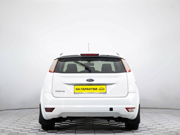 2011 Ford Focus II Рестайлинг, белый, 799000 рублей - вид 4