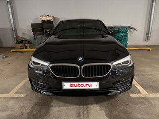 2019 BMW 5 серии 520d xDrive VII (G30/G31/G38), чёрный, 3890000 рублей, вид 3