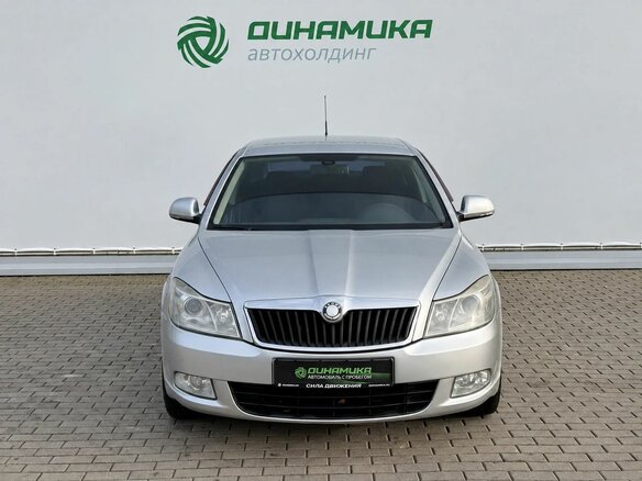 2010 Skoda Octavia II (A5) Рестайлинг, серебристый, 650000 рублей - вид 1