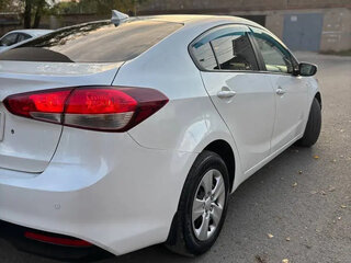 2018 Kia Cerato III Рестайлинг (Classic), белый, 1300000 рублей, вид 5