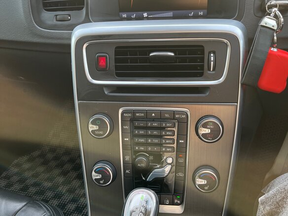 2012 Volvo V60 I, красный, 1300000 рублей - вид 14