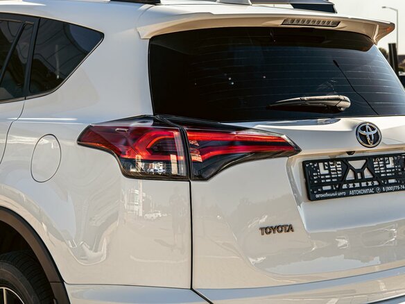 2018 Toyota RAV4 IV (XA40) Рестайлинг, белый, 1855000 рублей - вид 9